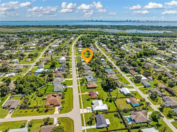 2826 SE Melaleuca Blvd, Port Saint Lucie, FL 34952