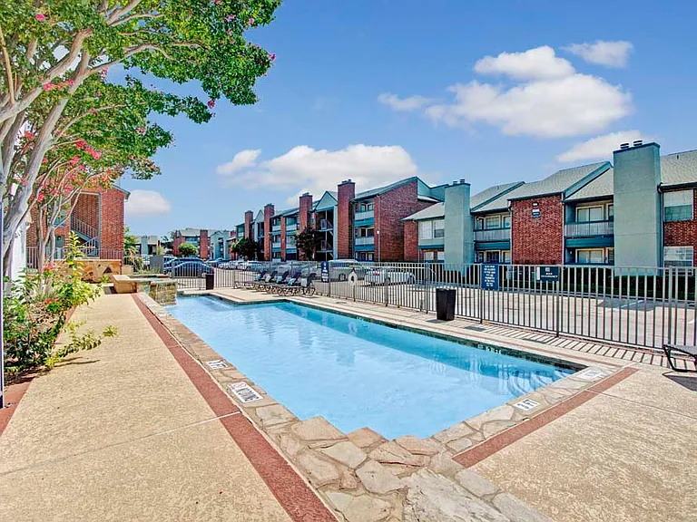 Lane at Towne Crossing — Photo 18