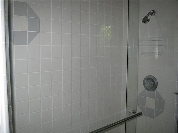 5th image of 309 Sandburg Dr