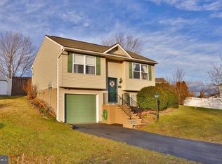 2958 Village Square Dr, Dover, PA 17315