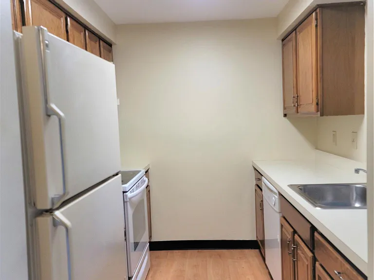 8306 Tamarron Dr — Photo 14