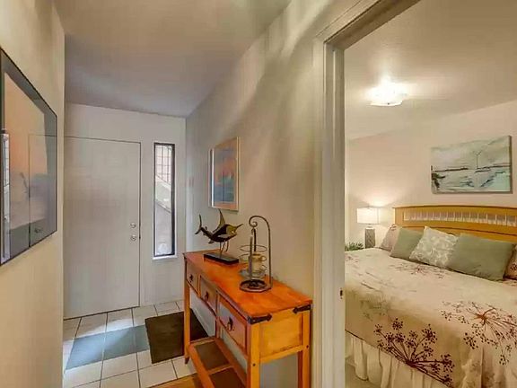 3rd image of 1607 Davis Ave #H-38