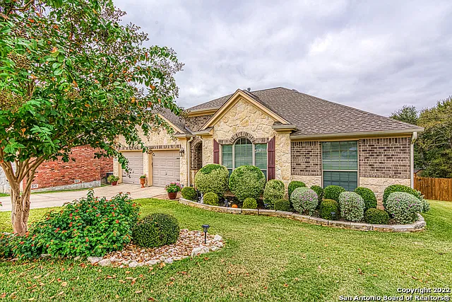 3 bed, 2.0 bath, 2058 sqft, $2,500 — Photo 2