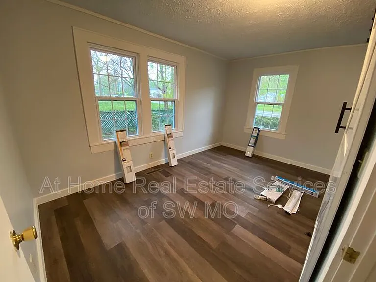 2630 E Cherry St — Photo 6