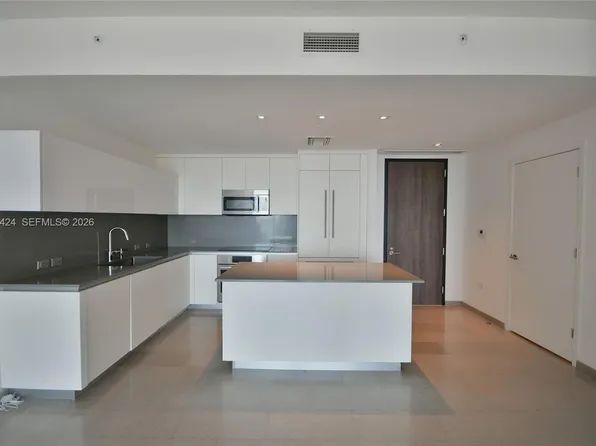 88 SW 7th St, Miami, FL