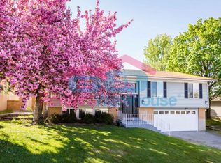 1360 E Ridgemark Dr, Sandy, UT 84092