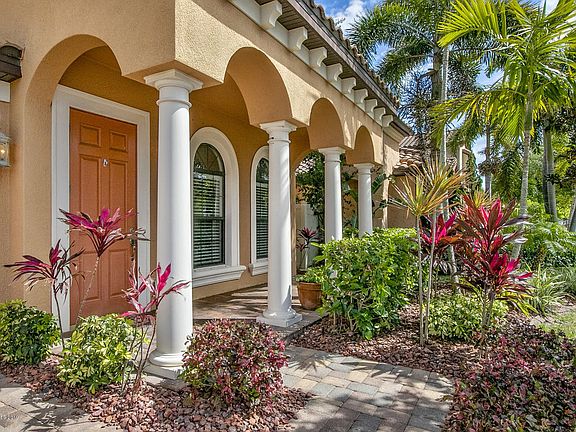 3rd image of 647 Palos Verde Dr