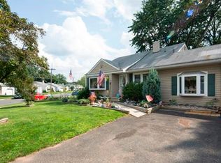 5 Cleveland Ave, Colonia, NJ 07067