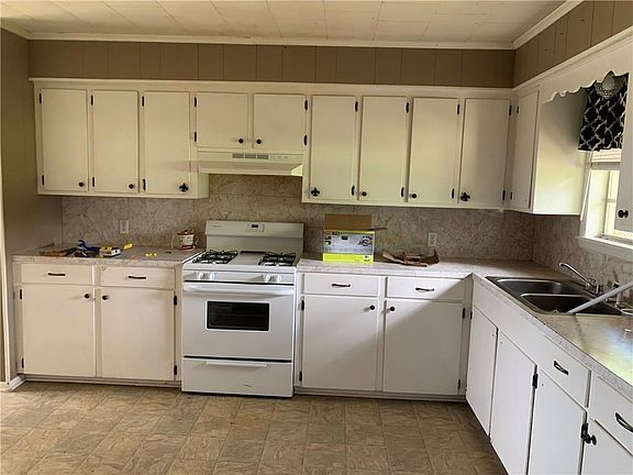 5th image of 676 Choupique Ln