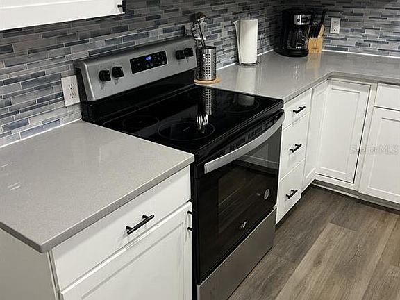 4th image of 10015 LINDA STREET