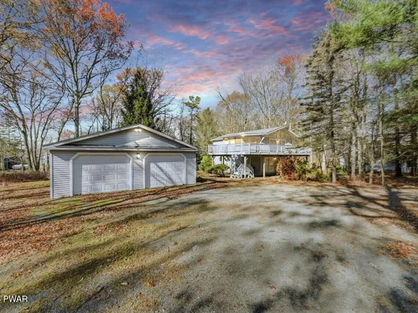 116 Rodeo Dr, Hawley, PA 18428