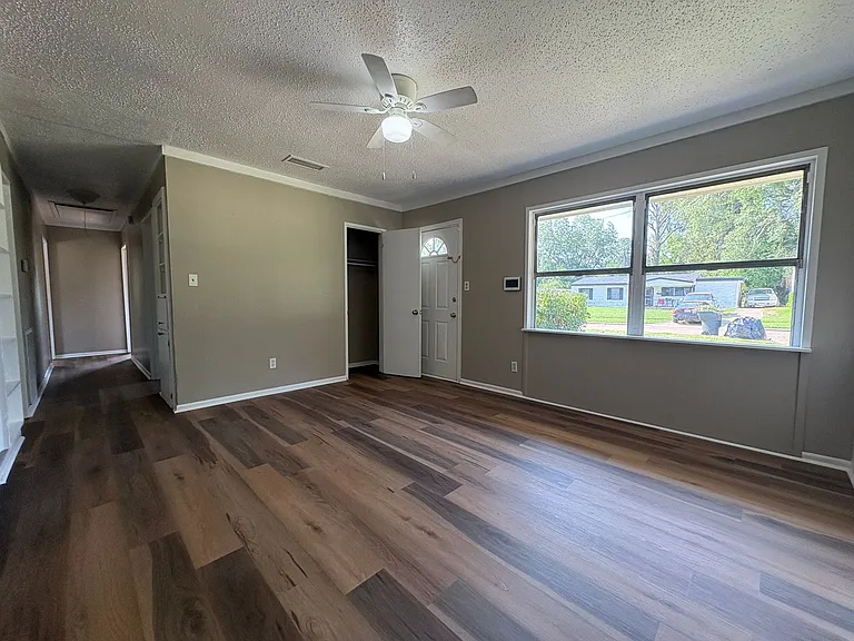 3044 Amherst St — Photo 4