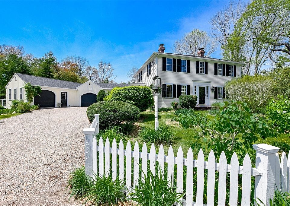 1st image of 595 New Bedford Rd