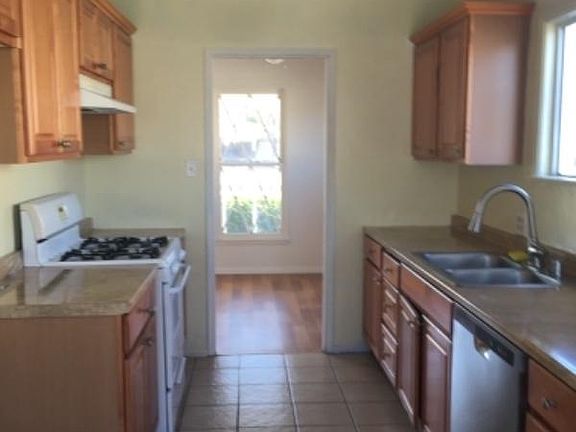 4th image of 22112 Ellinwood Dr