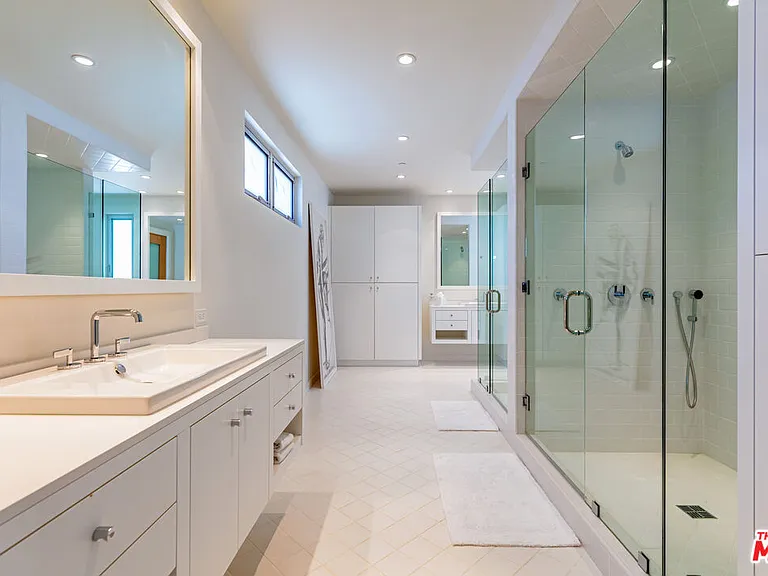 25160 Malibu Rd — Photo 17