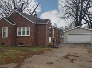 204 7th St, Colona, IL 61241