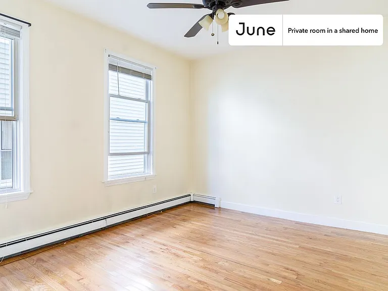 29 Spring Garden St #B — Photo 2