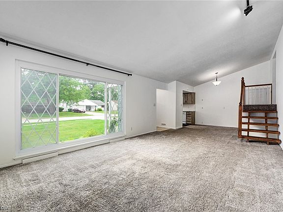 4th image of 1378 Ranchland Dr