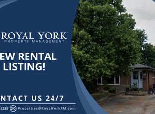 3562 Ellengale Dr #2, Mississauga, ON L5C1Z7