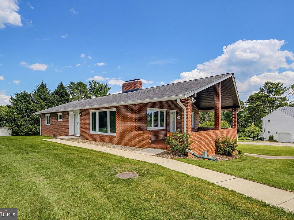 1st image of 2901 Chestnut Hill Dr