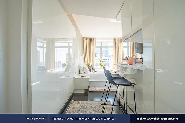 Rented by The Blueground | media 106