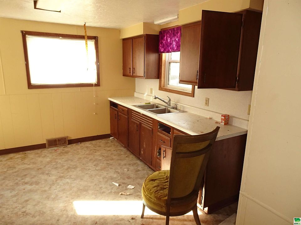 100 W Adaline St, Cleghorn, IA 51014 Zillow