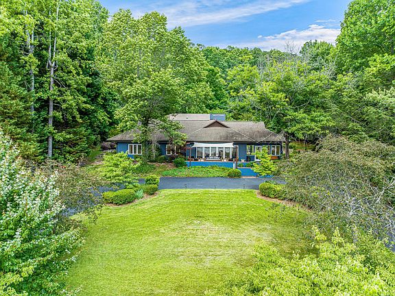 5th image of 1247 E Lakeshore Dr