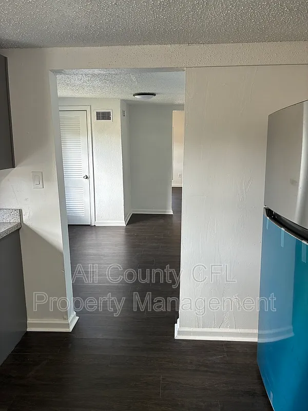2 bed, 1.0 bath, 864 sqft, $1,390 — Photo 3