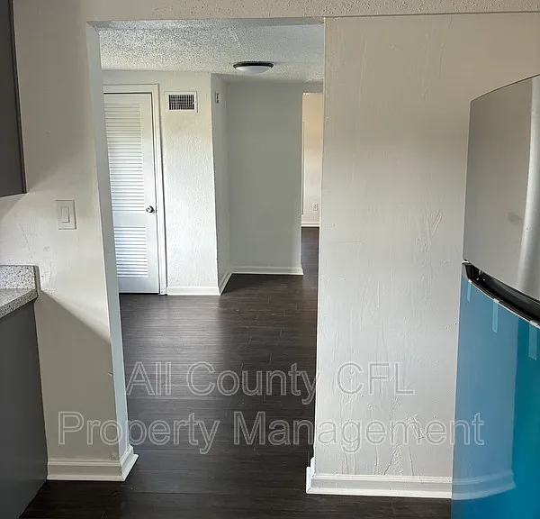 812 Marion St — Photo 3
