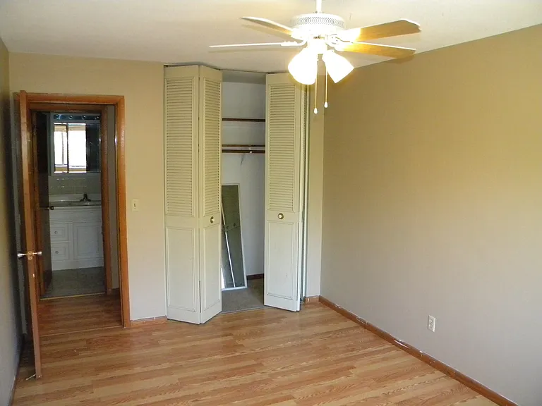 614 10th Ave SE #204 — Photo 12