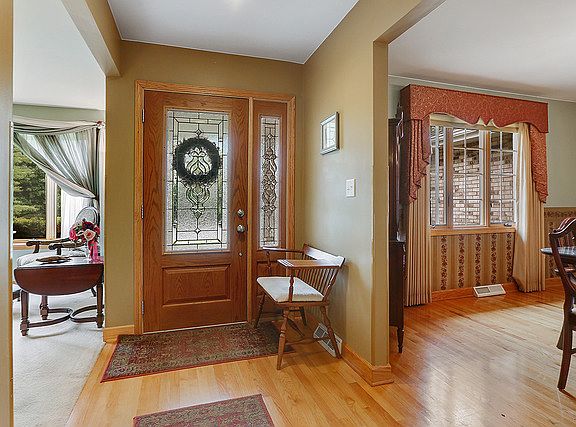 3rd image of 12352 Lake View Pl