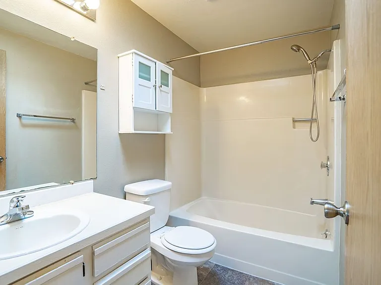 The Gracey Apartments — Photo 9