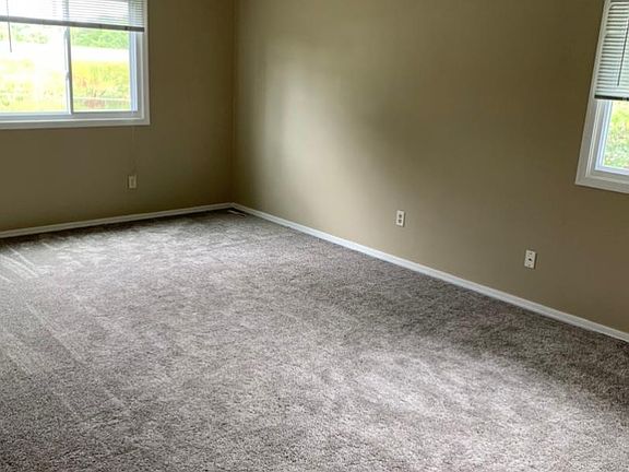 4th image of 680 Viking Dr E Unit A