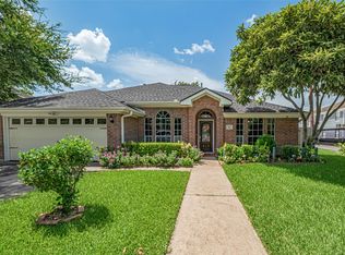 318 Cole St, Webster, TX 77598