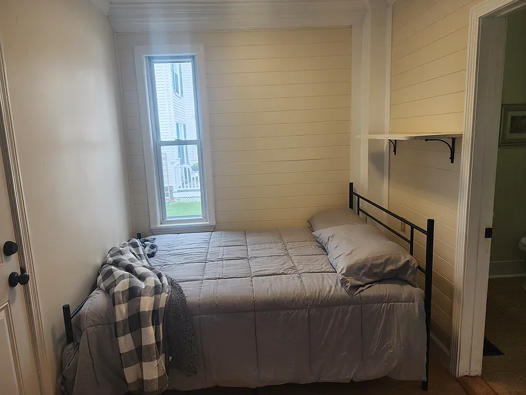 285 Pine St #4-A — Photo 8
