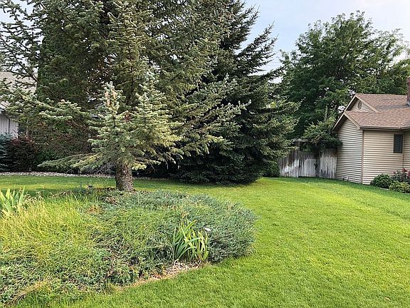 2nd image of 334 Springwood Ln