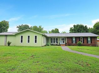 1803 Bobwhite Dr, Maryville, TN 37803