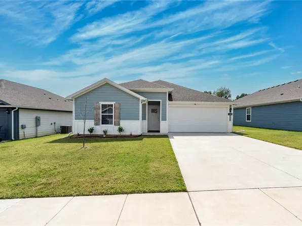 1309 Chavis St, Gentry, AR 72734