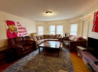 221-223 North Pinckney Street - 221 Upper, Madison, WI 53703