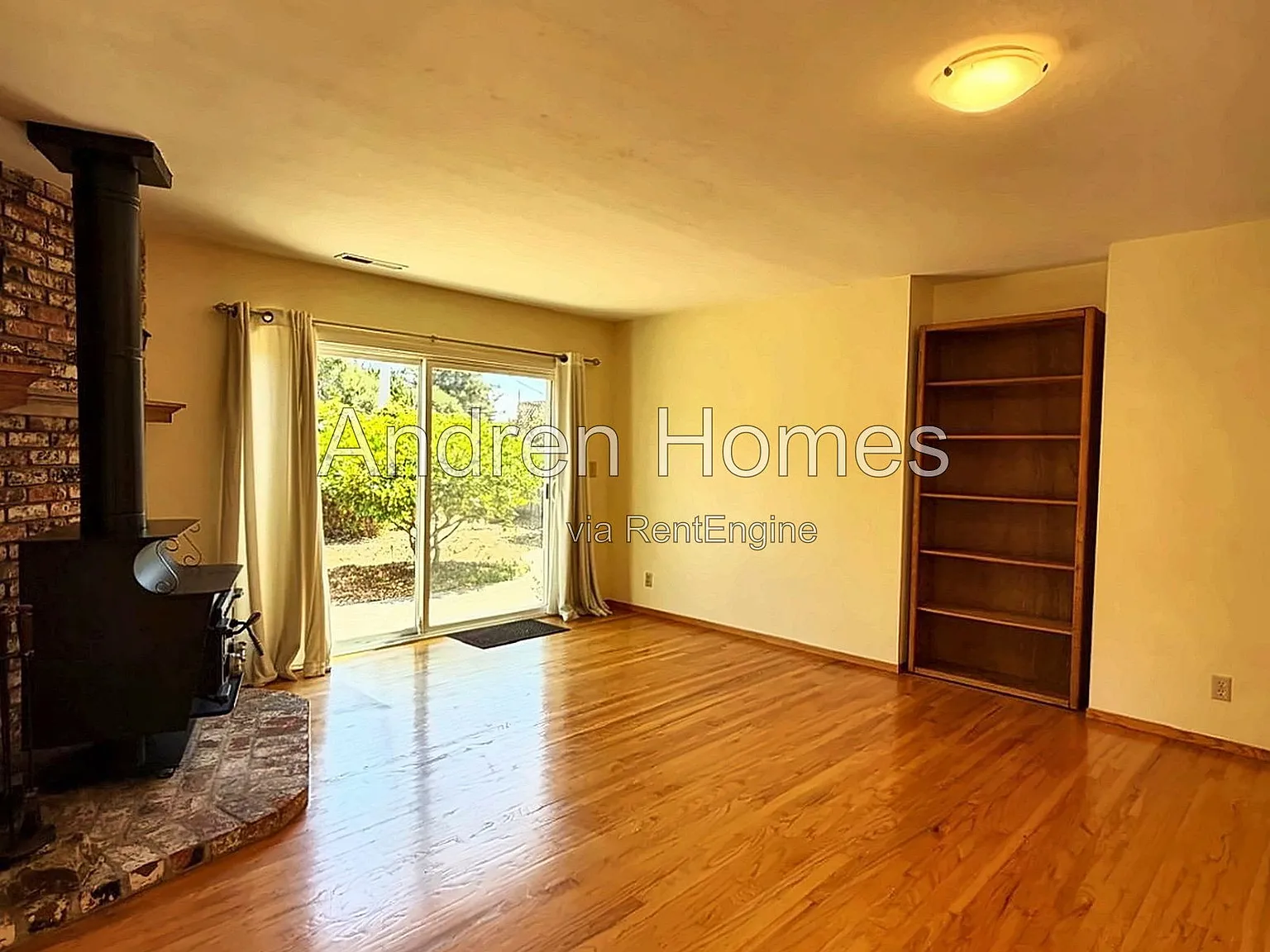 2 bed, 2.0 bath, 1100 sqft, $3,400 — Photo 3