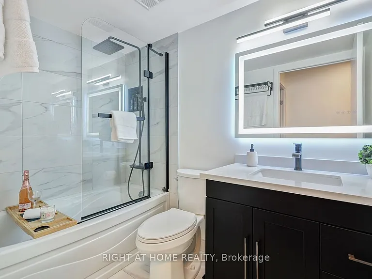 81 Navy Wharf Ct #2316 — Photo 24