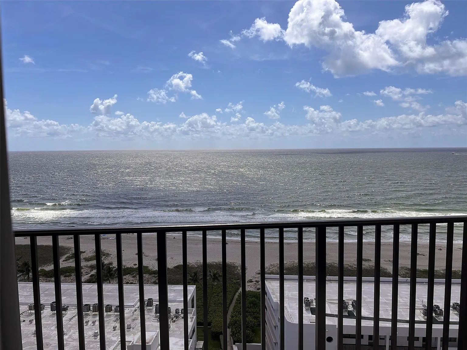 2 bed, 2.0 bath, 1338 sqft, $5,000 — Photo 3