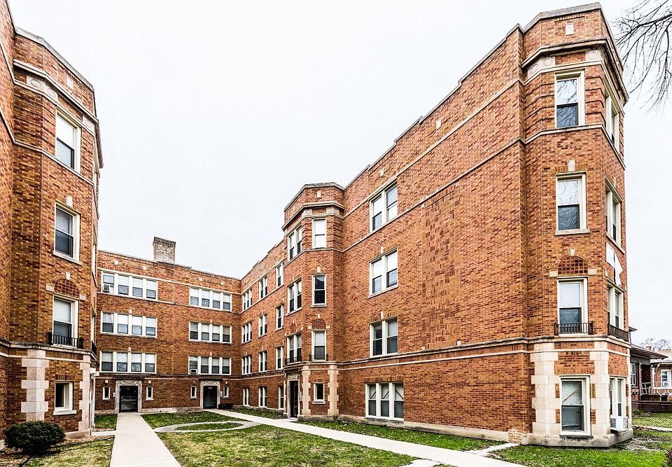 9040 S Bishop Exterior