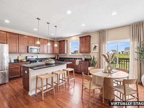 3rd image of 4355 Fraser Cir