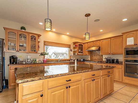 5th image of 4745 Valleybrook Dr