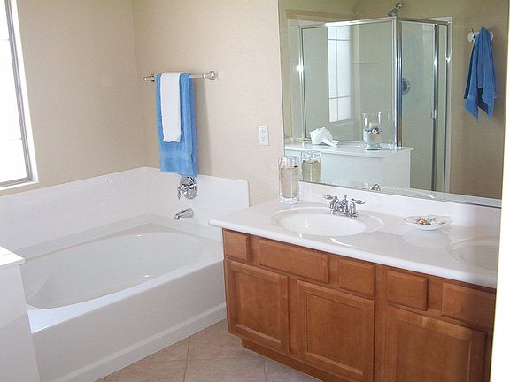 3rd image of 488 E Harold Dr
