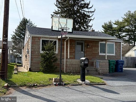 2nd image of 110 Beaver Rd