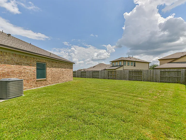12617 White Cove Dr — Photo 44
