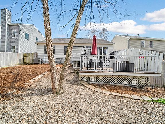 3rd image of 6918 Shady Rock Ln
