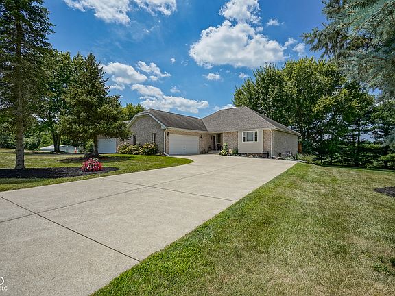 3rd image of 8401 N Cherry Knoll Dr